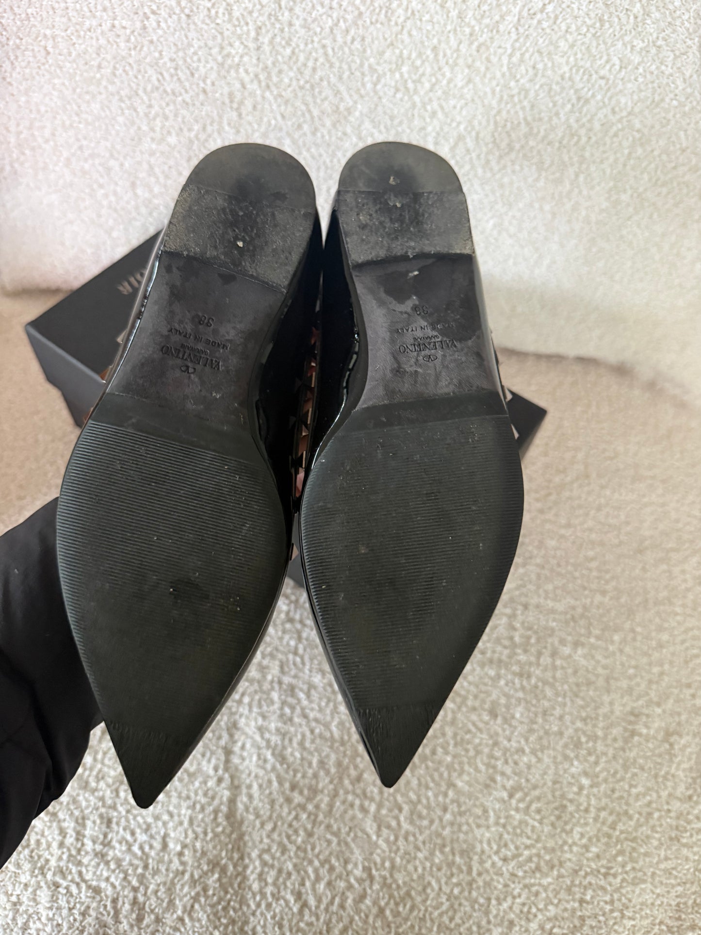 Valentino Garavani Rockstud patent leather ballet flats size 38