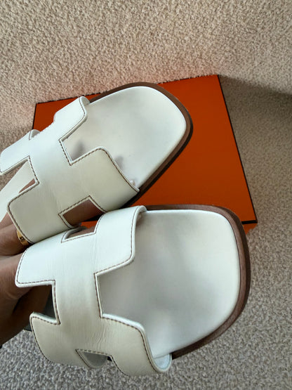 Hermes’ Oran sandals size 39