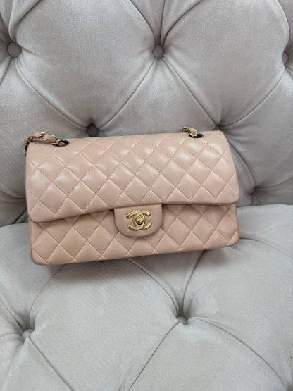 Chanel classic medium lamb skin ghw