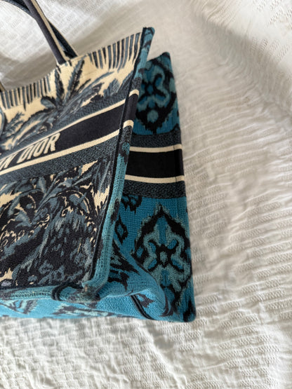 Dior medium book tote