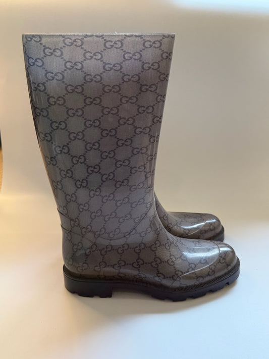 Gucci boots size 37