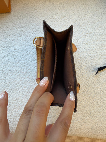 Louis Vuitton Petit Sac Plat