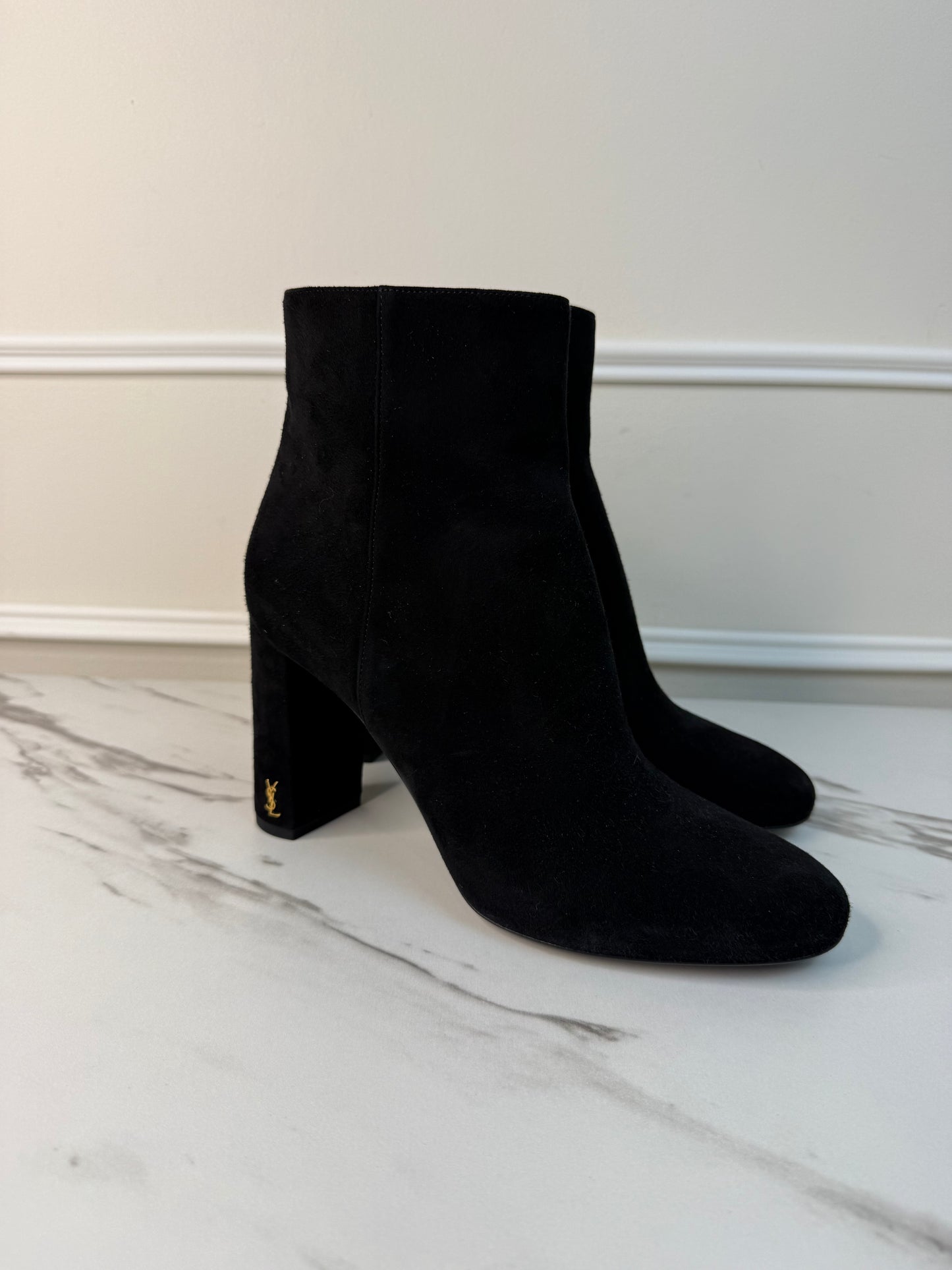 Saint Laurent Loulou Suede Ankle Boots in black size 39.5