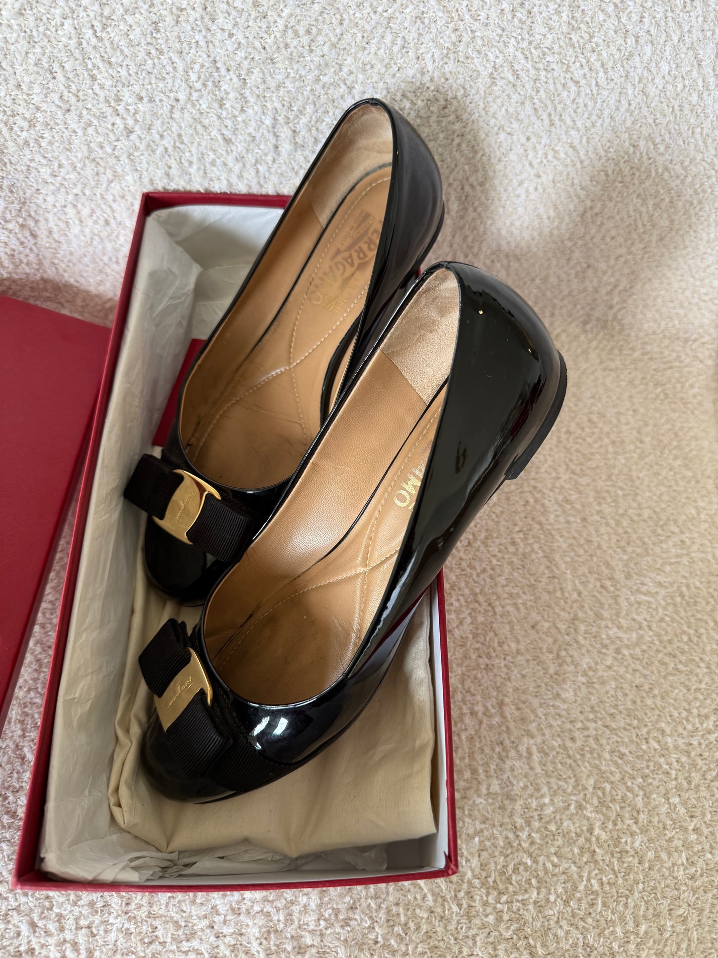 Salvatore Ferragamo Varina ballet flats Size 7