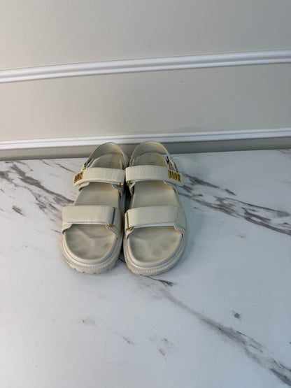Dioract sandals size 39