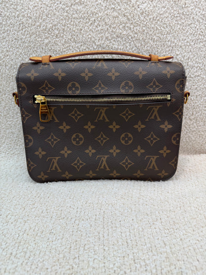 Louis Vuitton monogram Pochette Métis