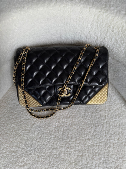 Chanel rock the corner flap