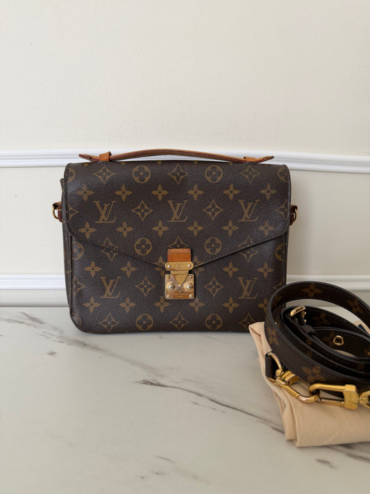 Louis Vuitton Monogram Pochette Metisse