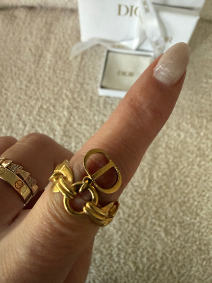 Dior Danseuse Etoile ring features gold-finish metal links