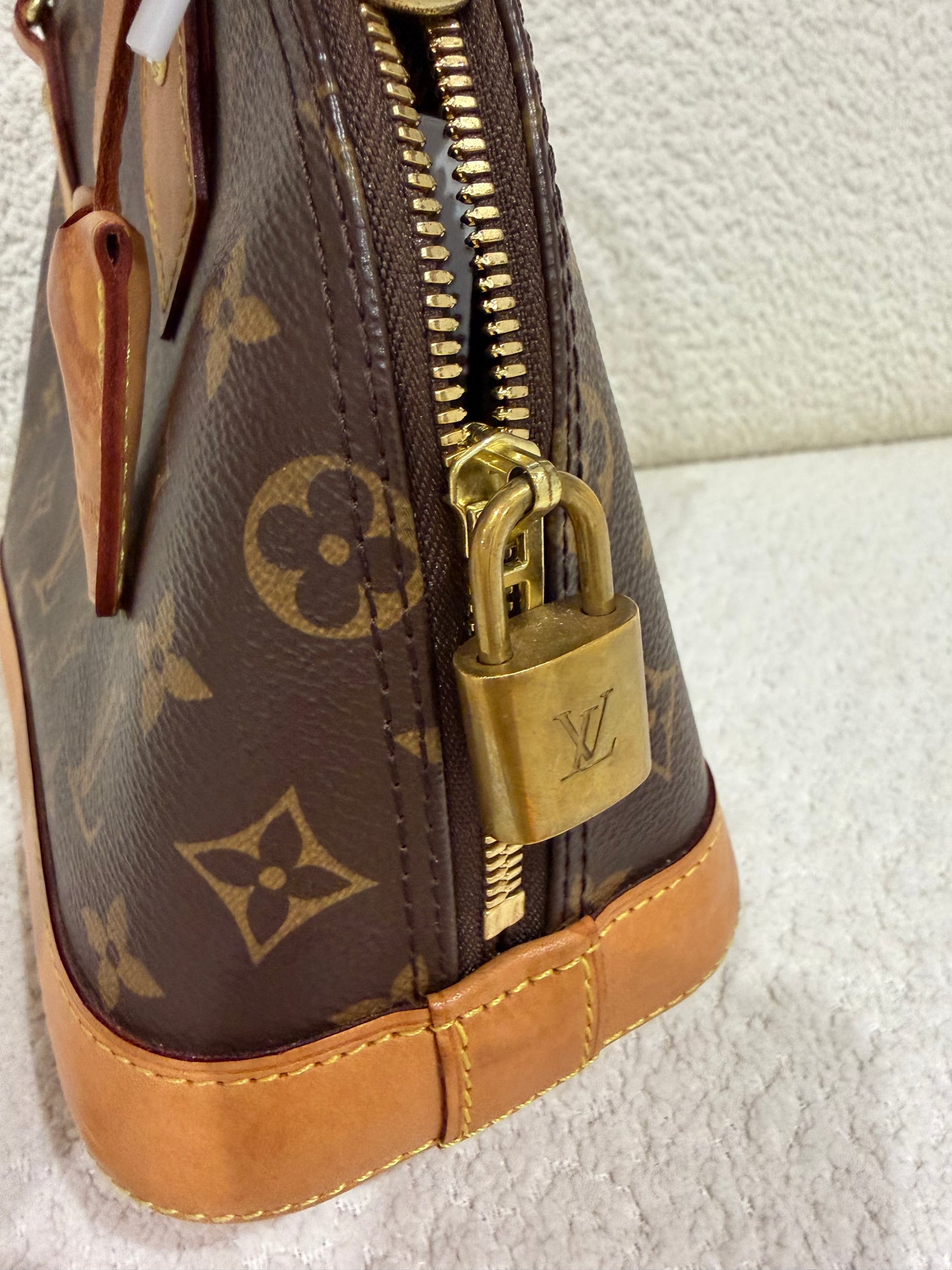 Louis Vuitton Alma BB in Monogram