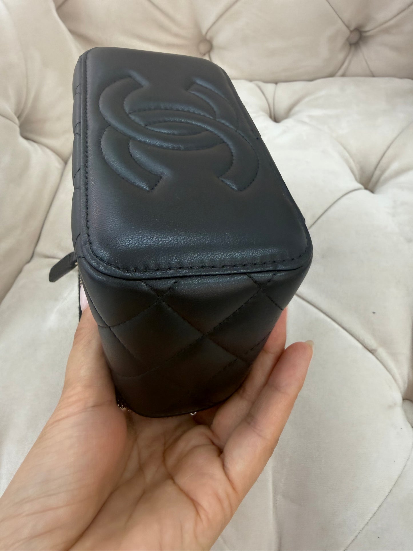 Chanel 22B Vanity case with top handle