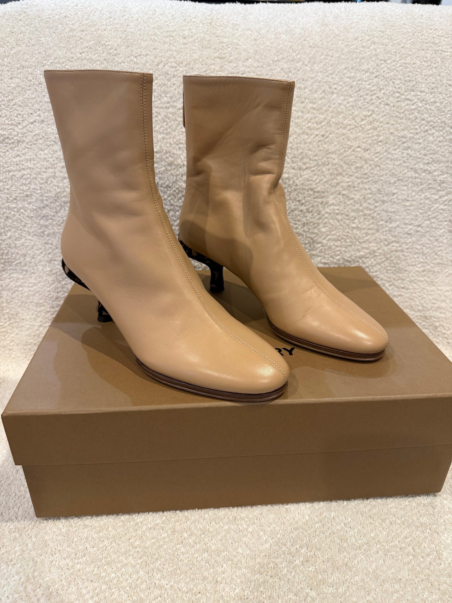 Burberry beige leather Jamila boots size 38