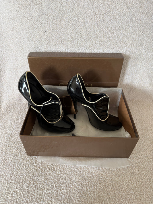 Gucci boots heels size 8