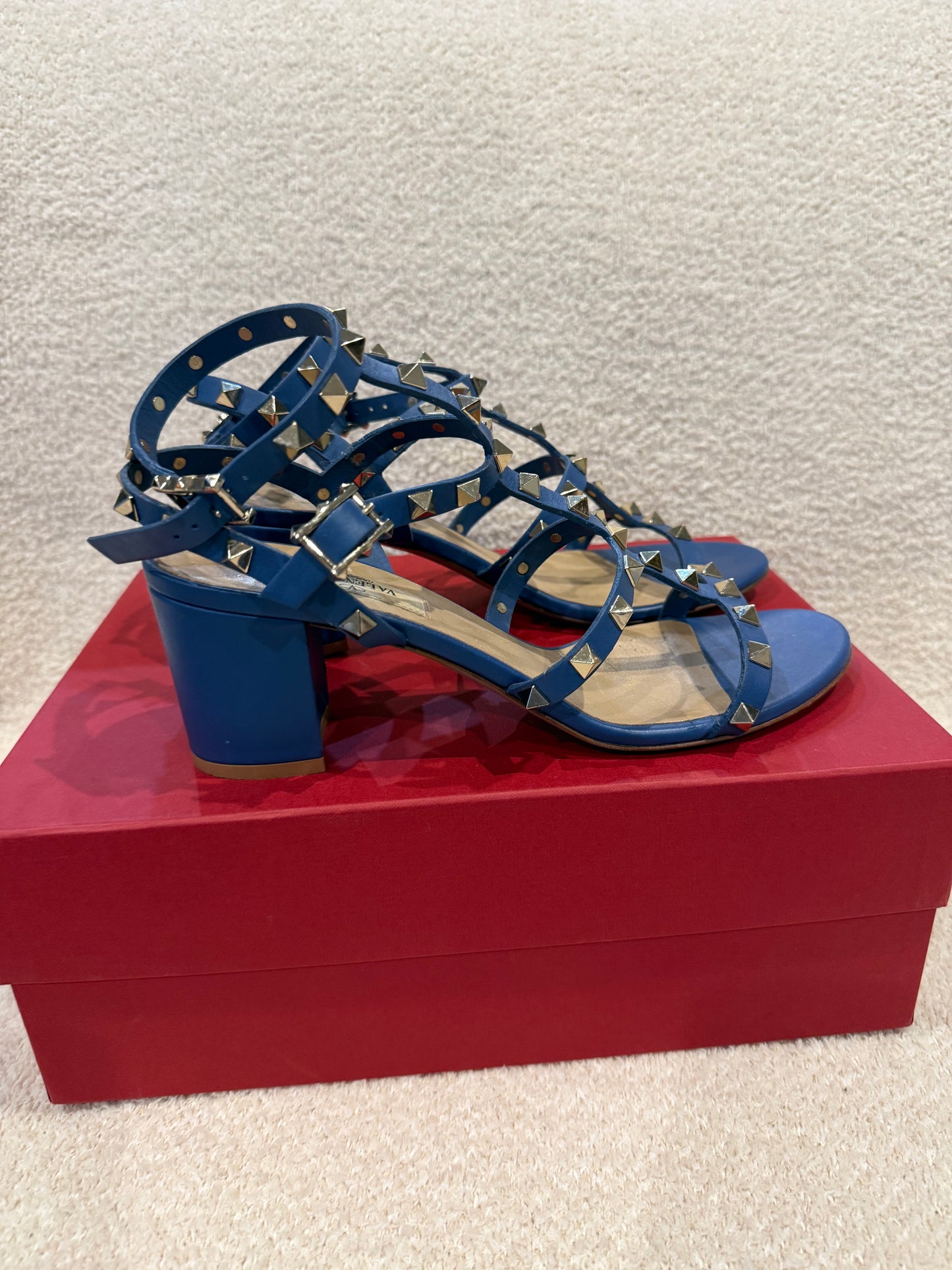 Valentino Garavani Rockstud sandals size 38.5