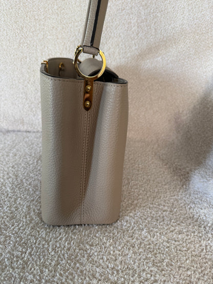 Louis Vuitton Capucines PM beige/Galet colour