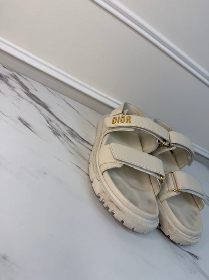Dioract sandals size 39
