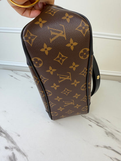Louis Vuitton Loco Shoulder bag