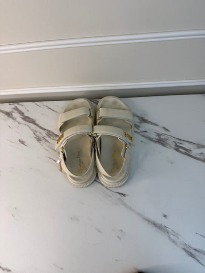 Dioract sandals size 39
