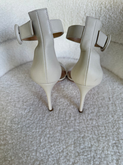 Gianvito Rossi size 37