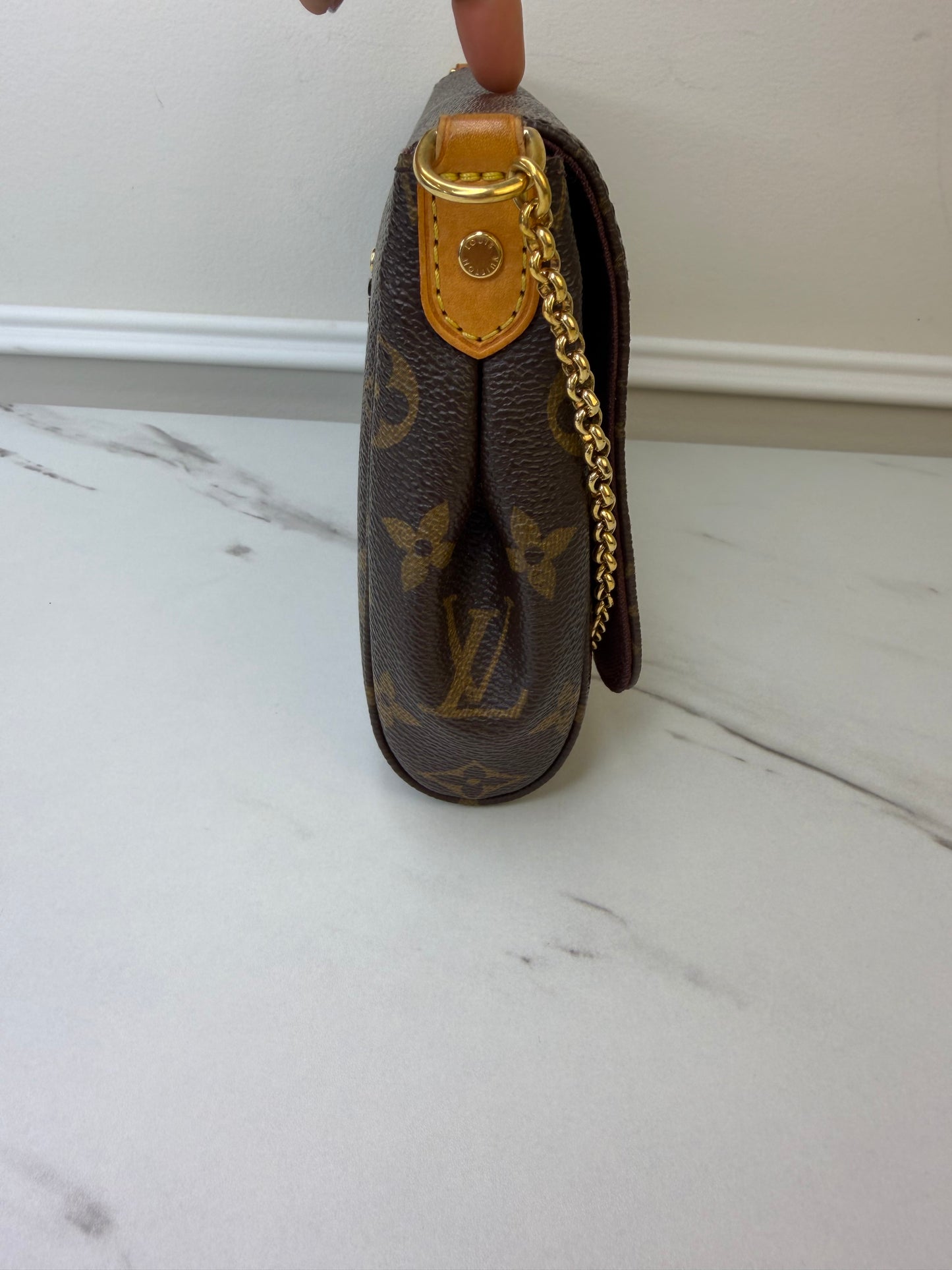Louis Vuitton Monogram Favorite Bag , Size MM