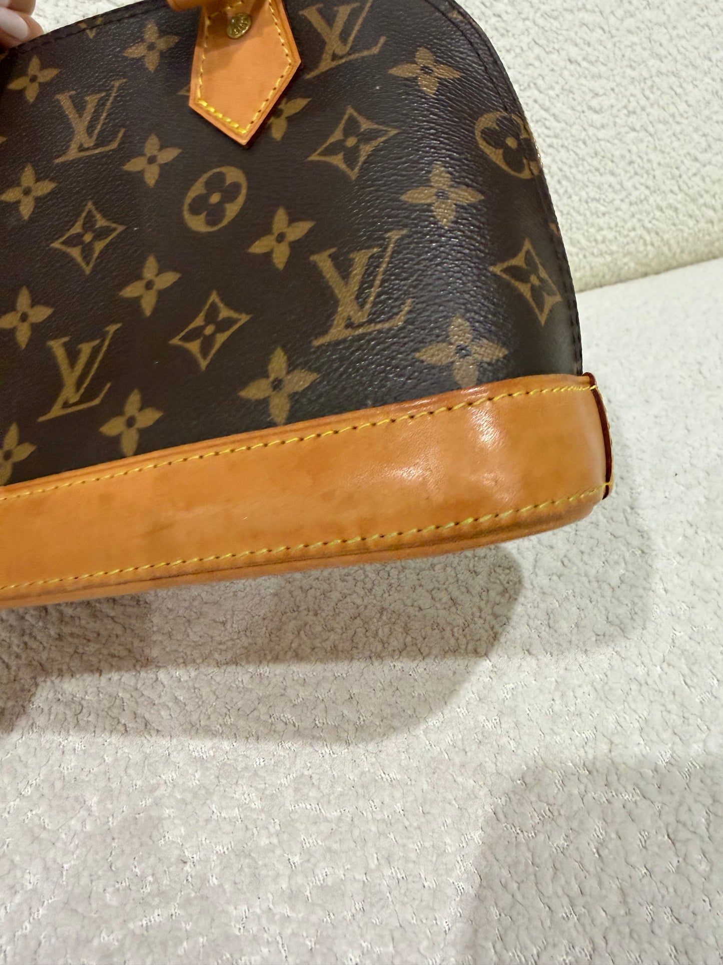Louis Vuitton Alma BB in Monogram