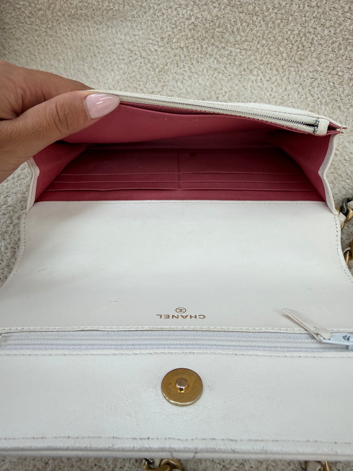 Chanel 19 woc white and gold