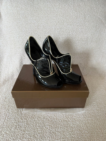 Gucci boots heels size 8