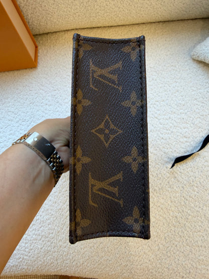 Louis Vuitton Petit Sac Plat