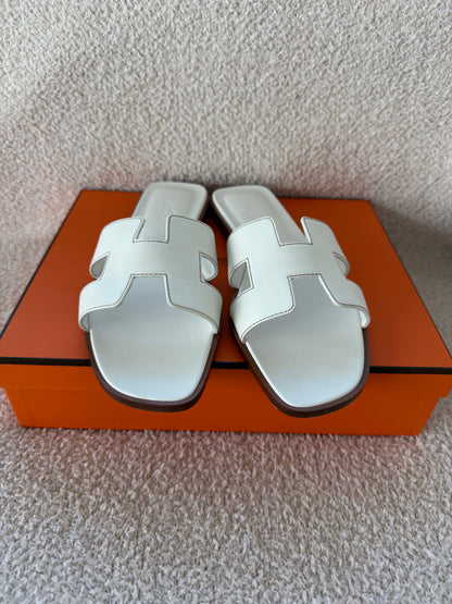 Hermes’ Oran sandals size 39