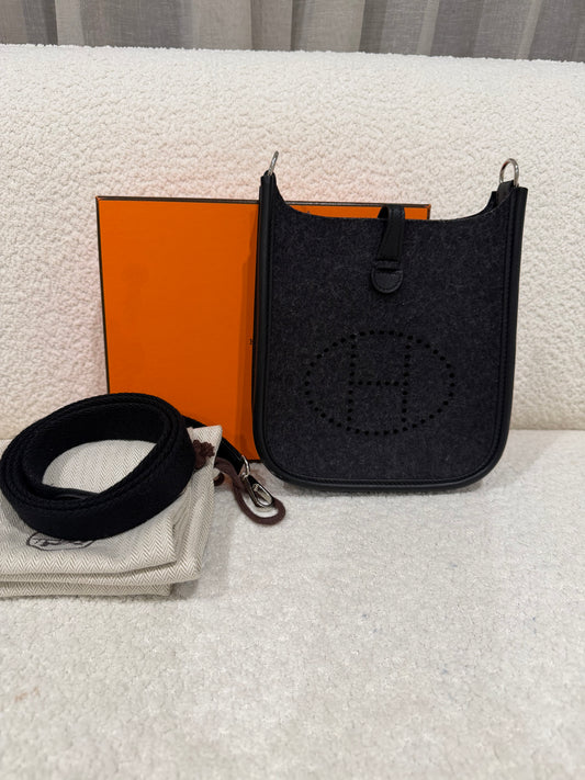 Hermes’ Evelyn 16 in Graphite/ Noir