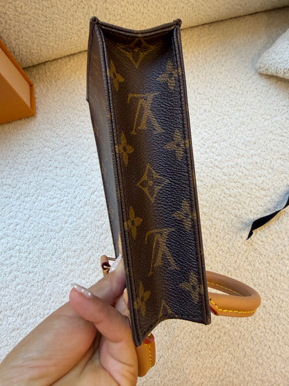 Louis Vuitton Petit Sac Plat