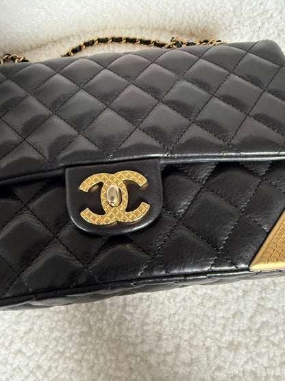 Chanel rock the corner flap