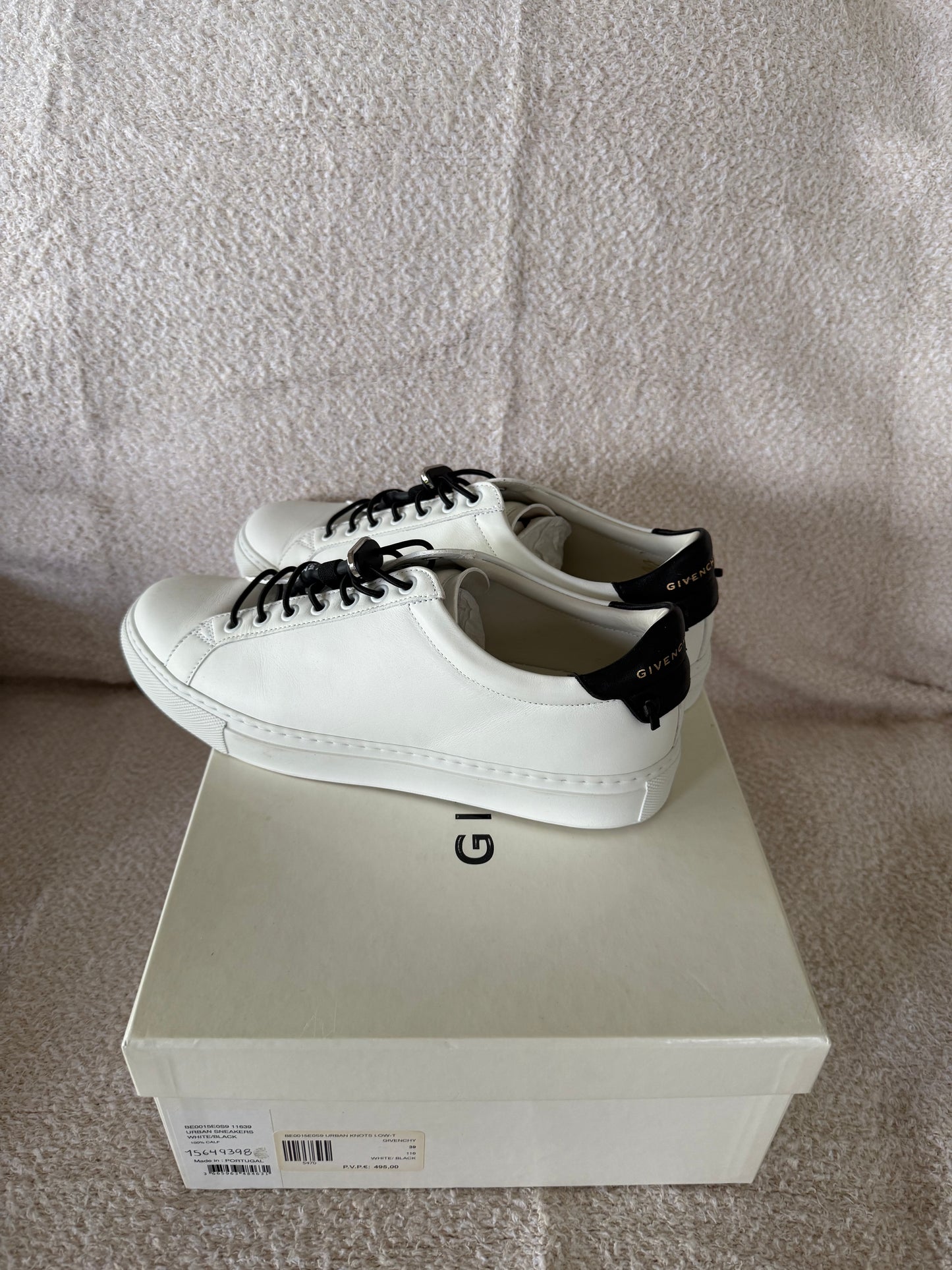 Givenchy Sneakers size 39