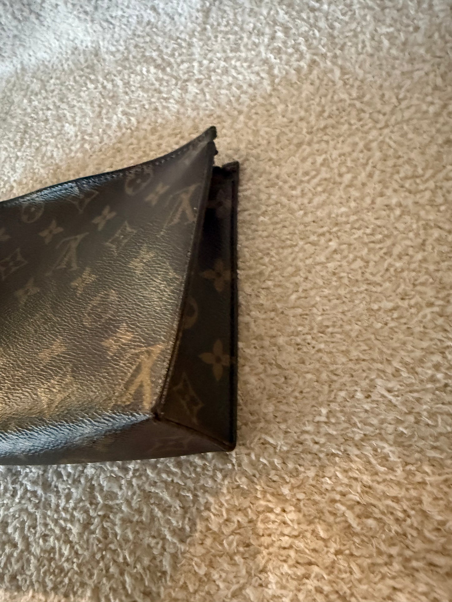 LV Louis Vuitton Toiletry Pouch in Monogram Canvas