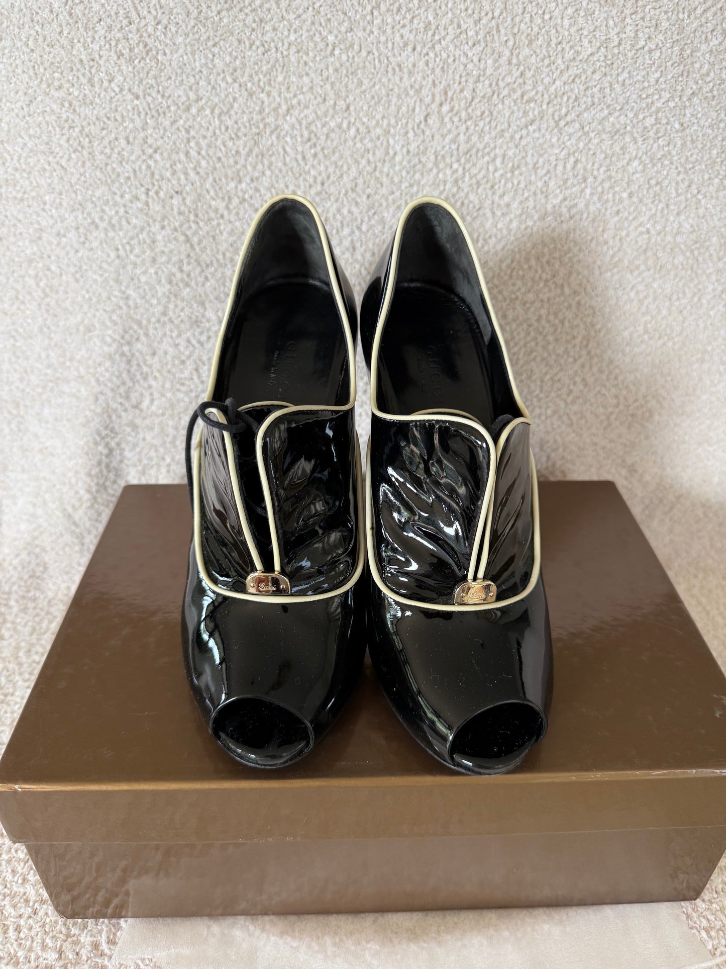 Gucci boots heels size 8
