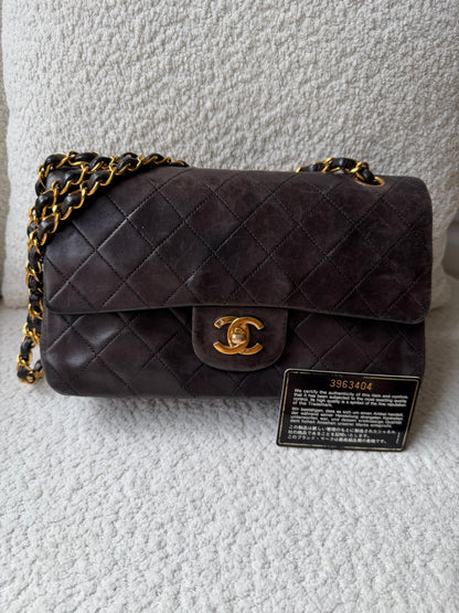 Vintage classic double flap , Size Small