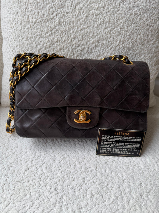 Vintage classic double flap , Size Small