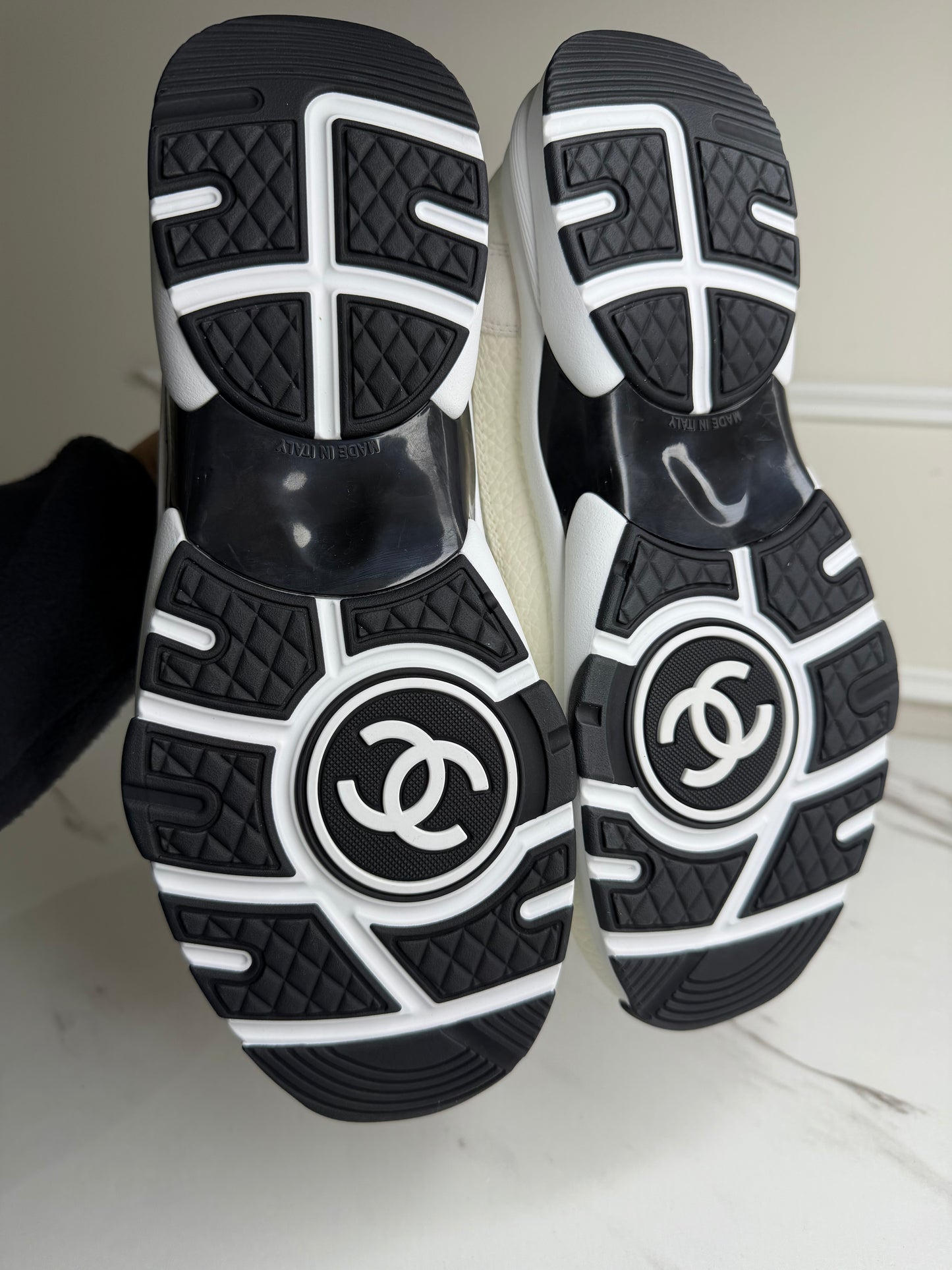 Chanel Sneakers Size 39