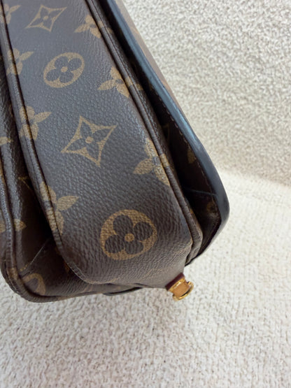 Louis Vuitton monogram Pochette Métis