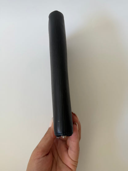 Louis Vuitton Epi leather wallet