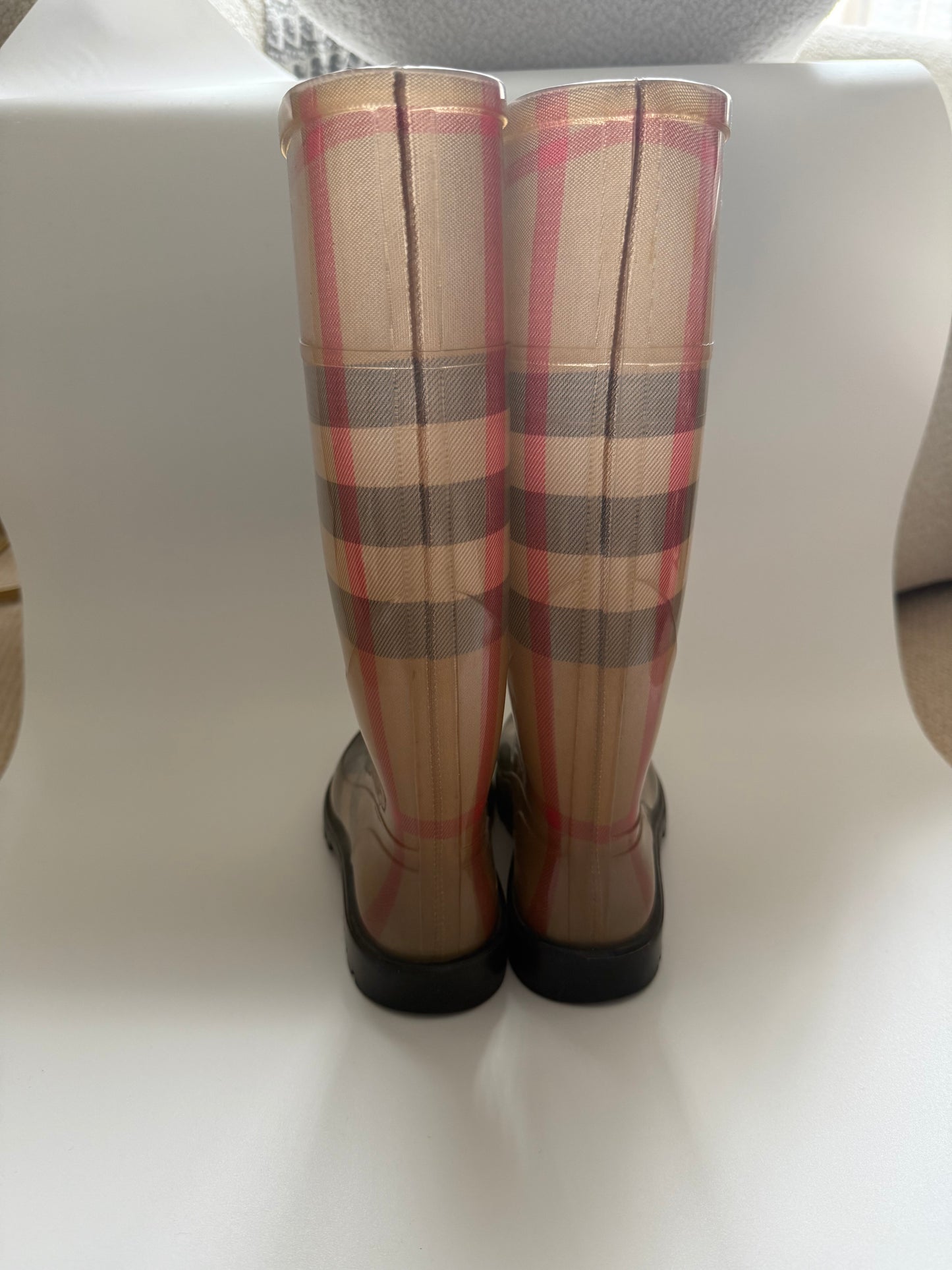 Burberry boots size 37