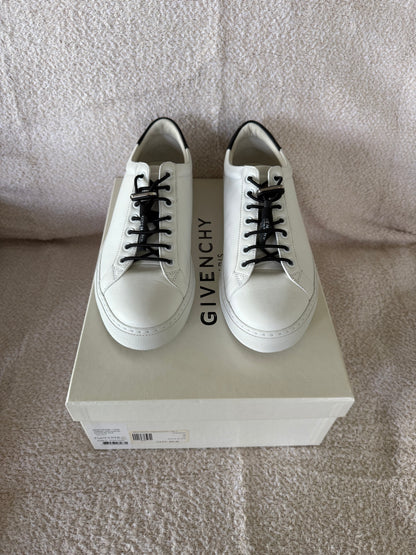 Givenchy Sneakers size 39