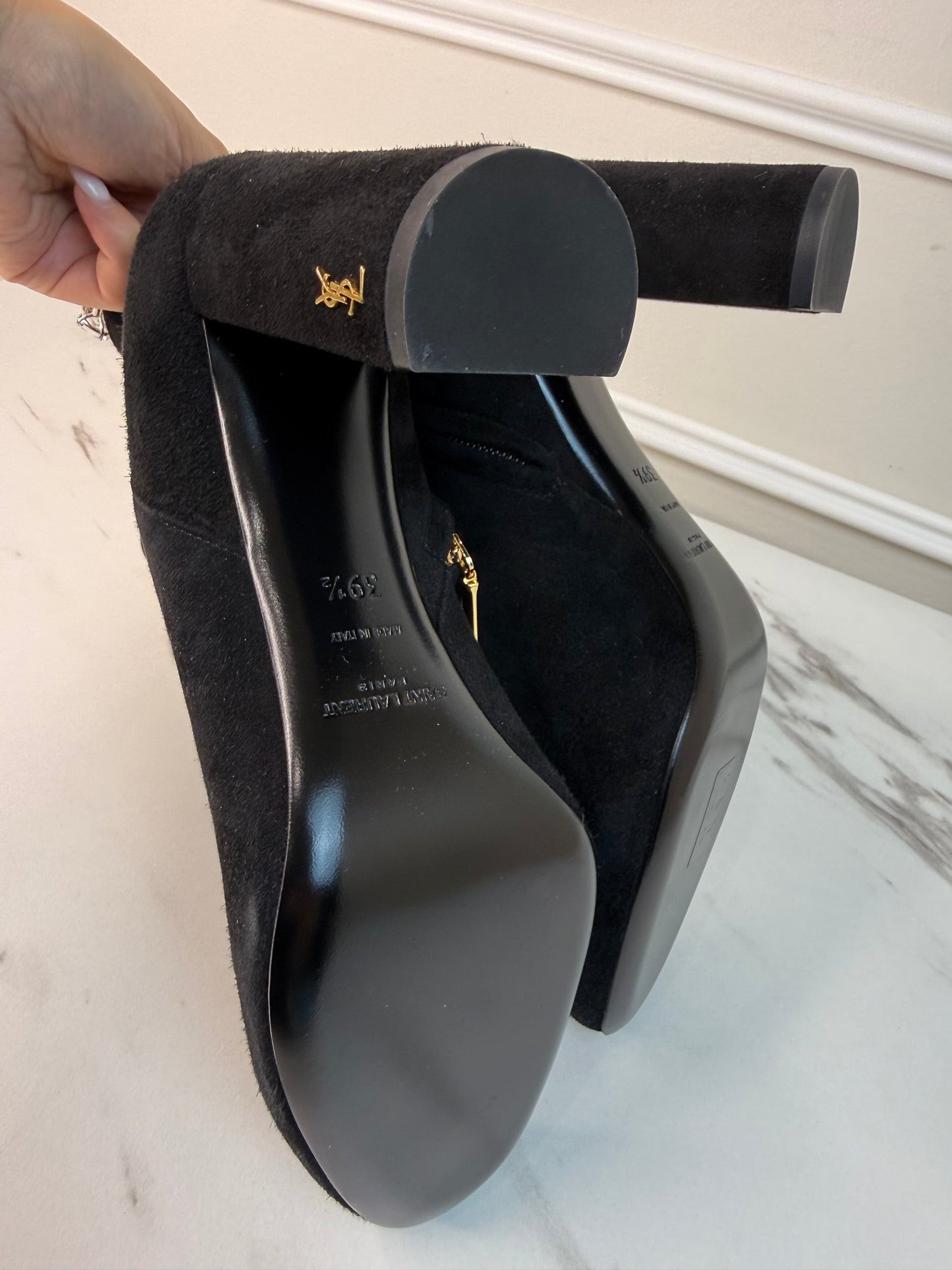 Saint Laurent Loulou Suede Ankle Boots in black size 39.5
