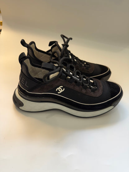 Chanel CC sneakers