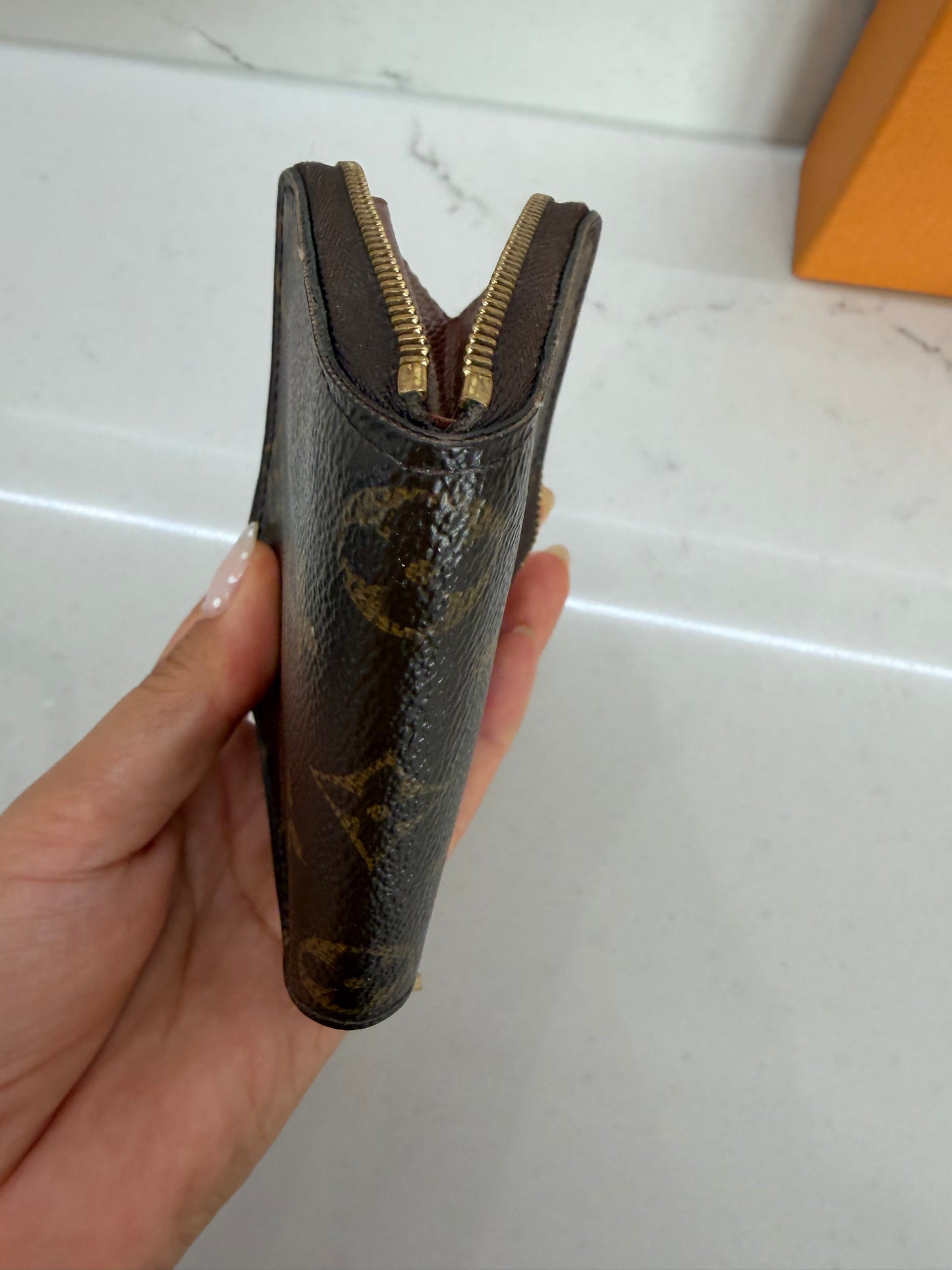 Louis Vuitton zippy card holder