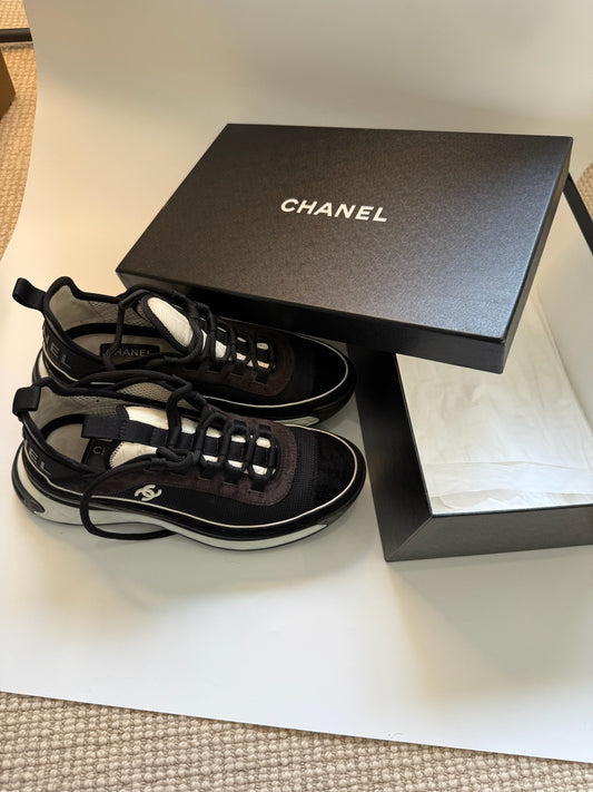 Chanel Sneakers size 38.5