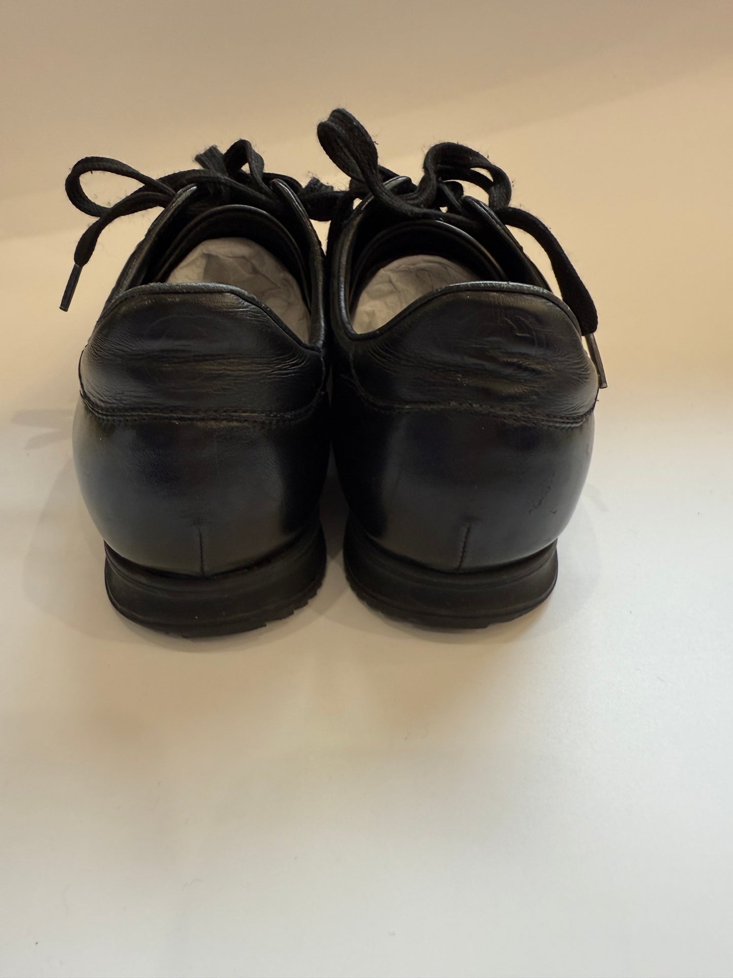 Gucci Leather sneakers