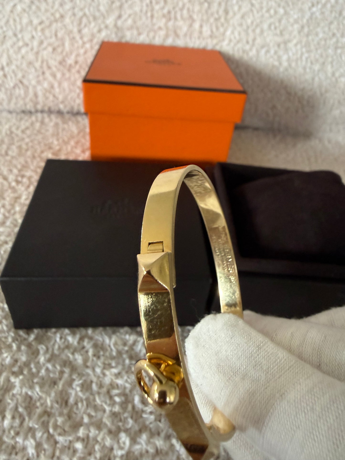 Hermes’ Collier de chien bracelet 18k yellow gold small model