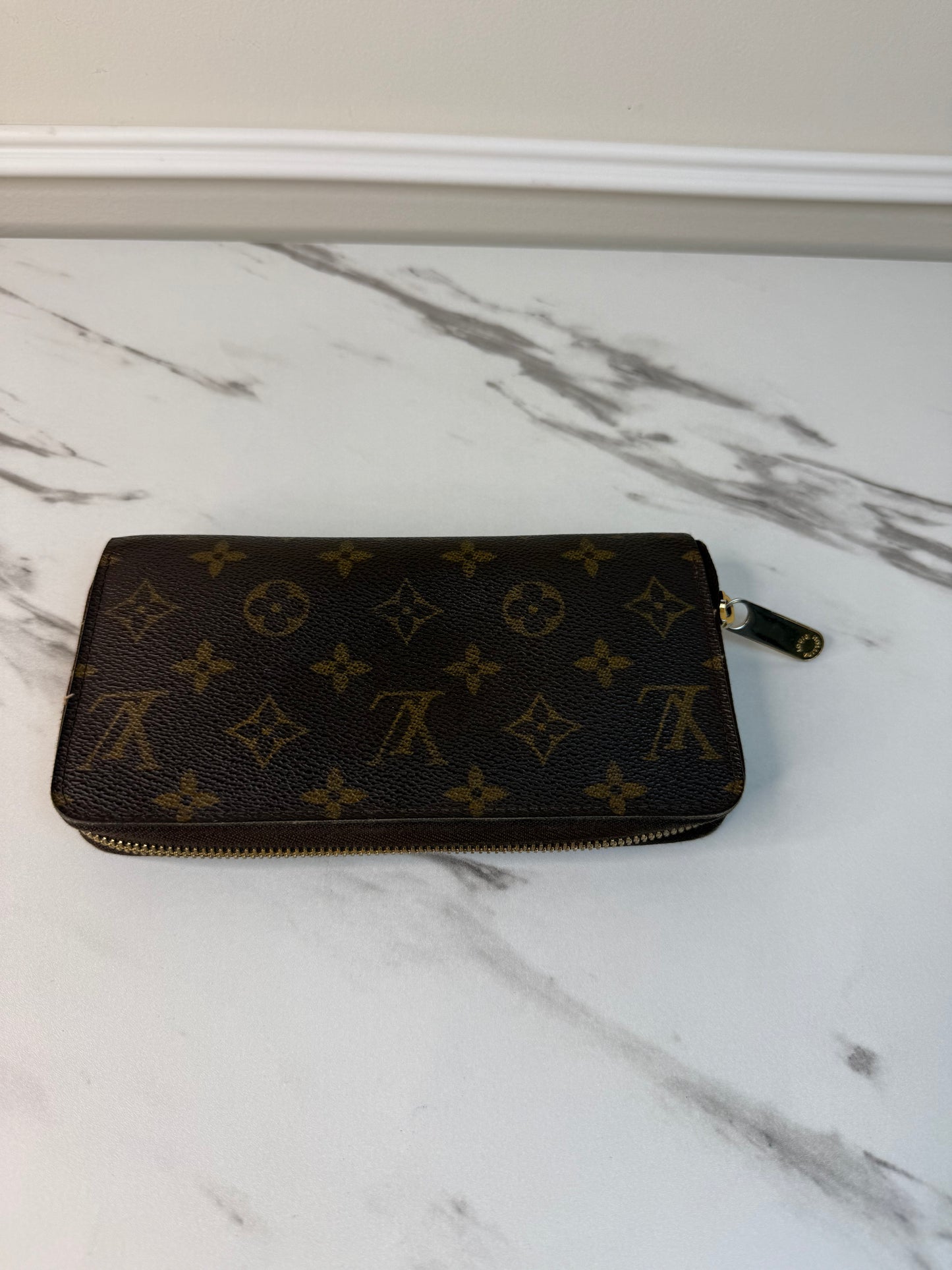 Louis Vuitton Zippy wallet in Monogram canvas