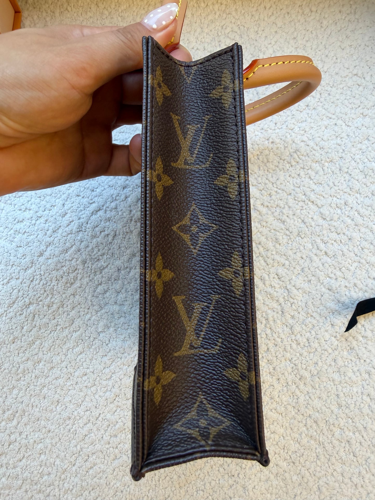 Louis Vuitton Petit Sac Plat